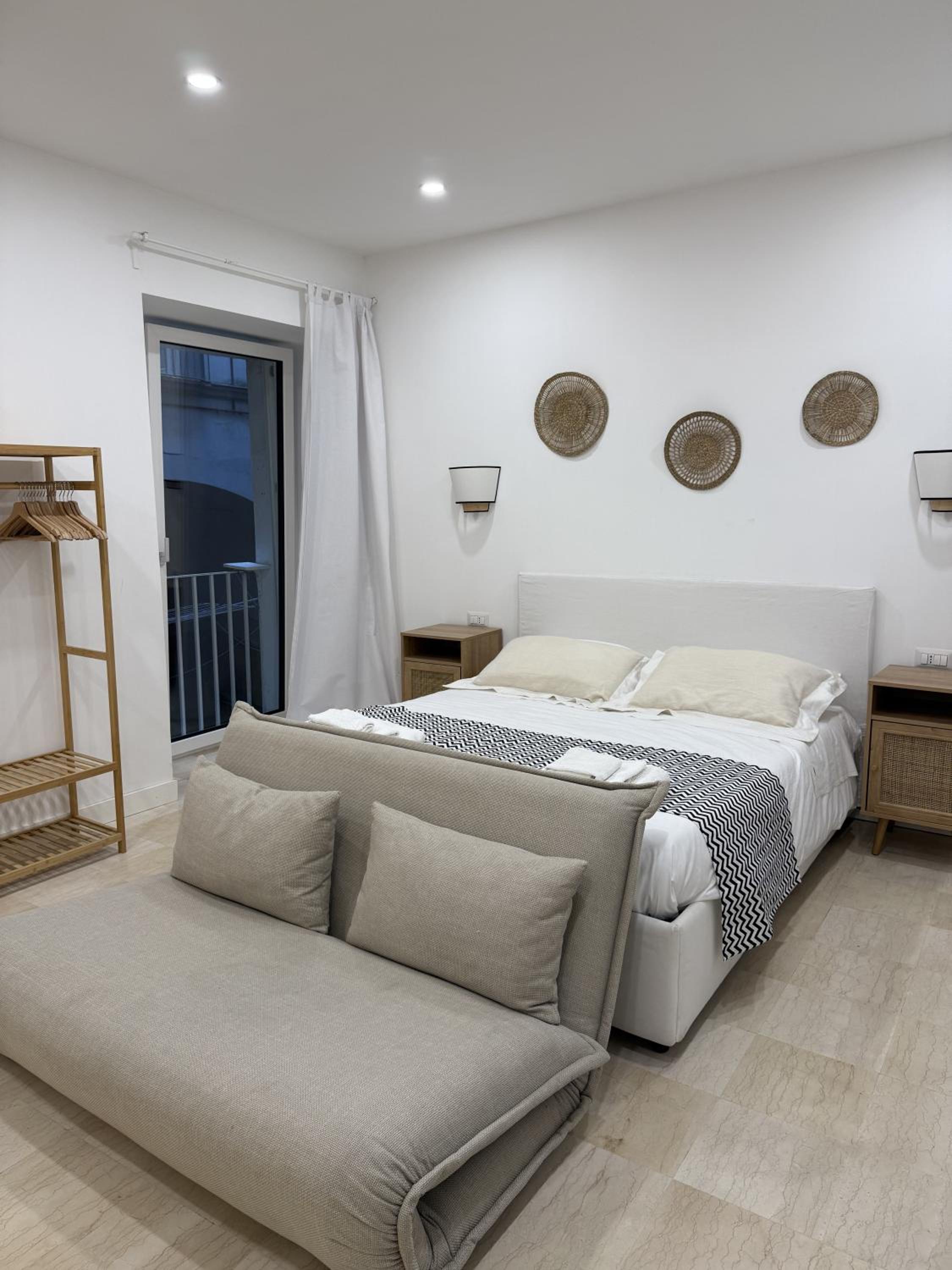 HV Suites TRIBUNALIUM