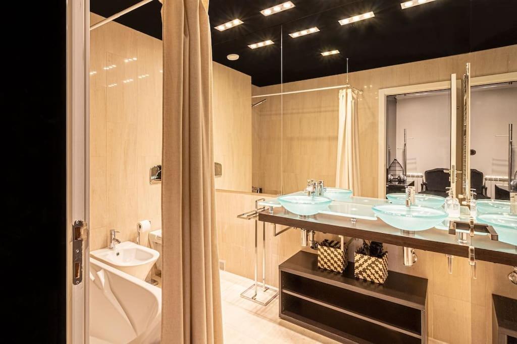 Chiado Deluxe Modern Feel 3 BR Apartment view 2