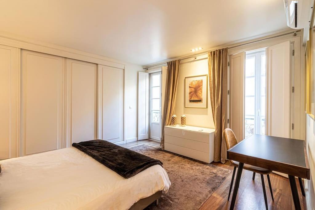 Chiado Deluxe Modern Feel 3 BR Apartment view 4