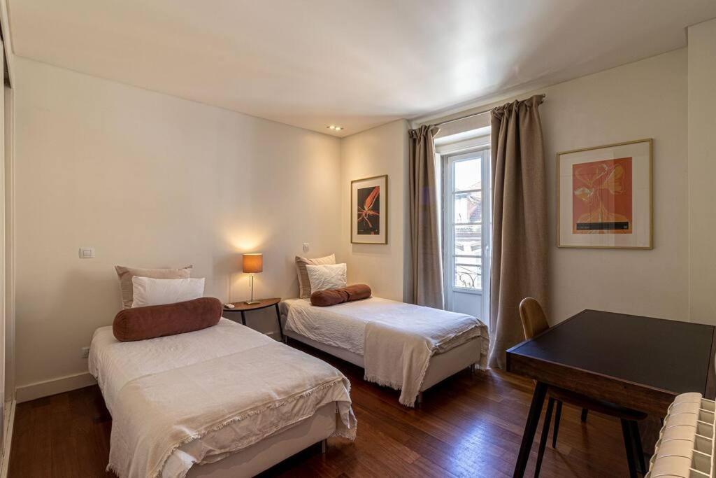 Chiado Deluxe Modern Feel 3 BR Apartment view 5