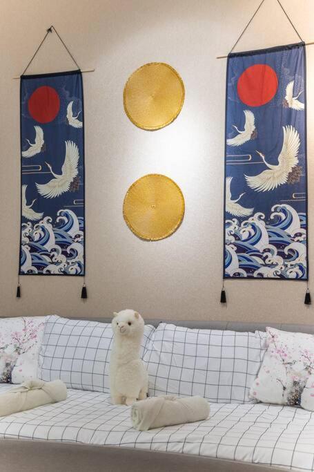 Relaxing Muji Retreat with Jacuzzi, Retro Games, MRT
