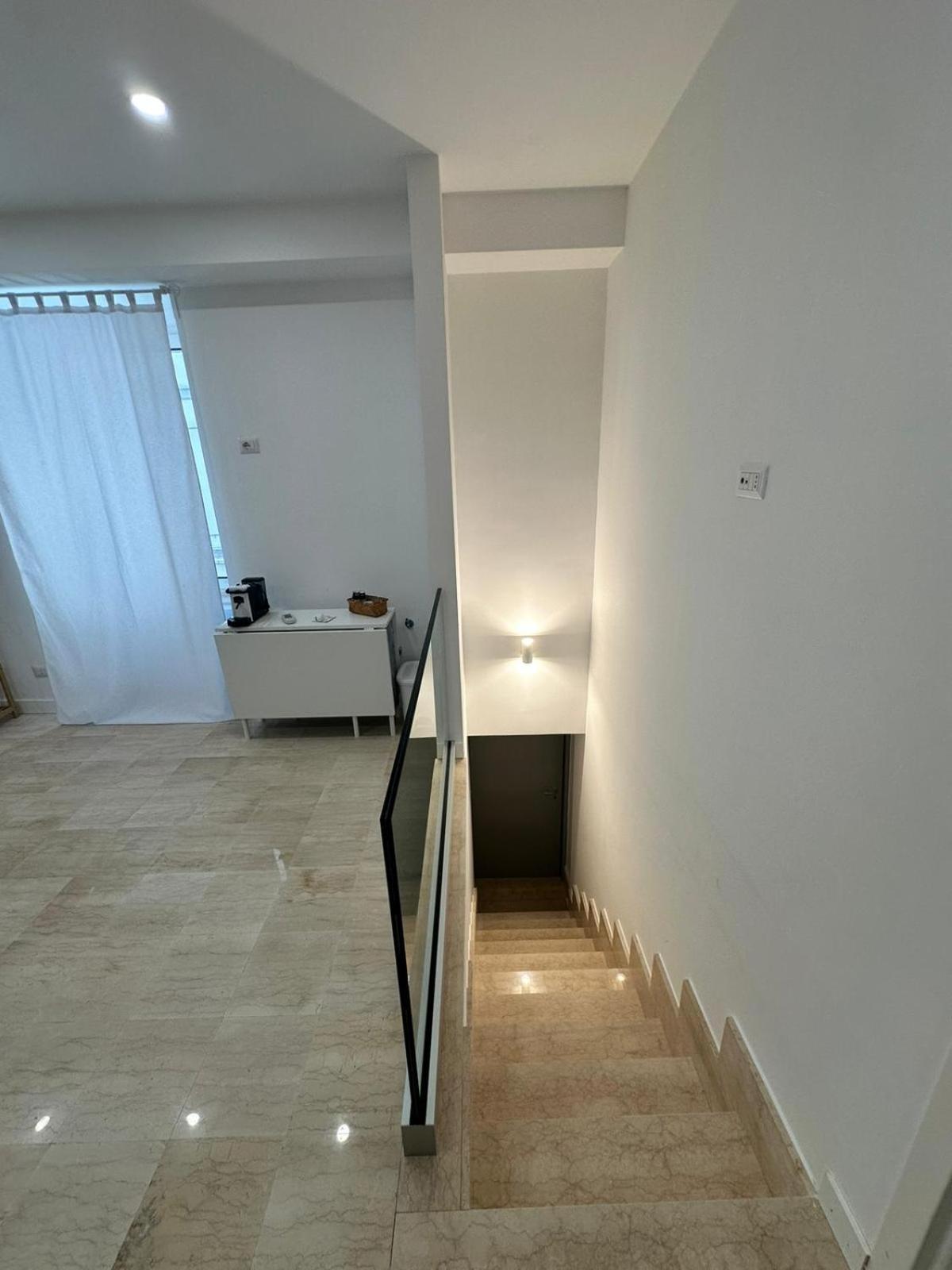 HV Suites TRIBUNALIUM