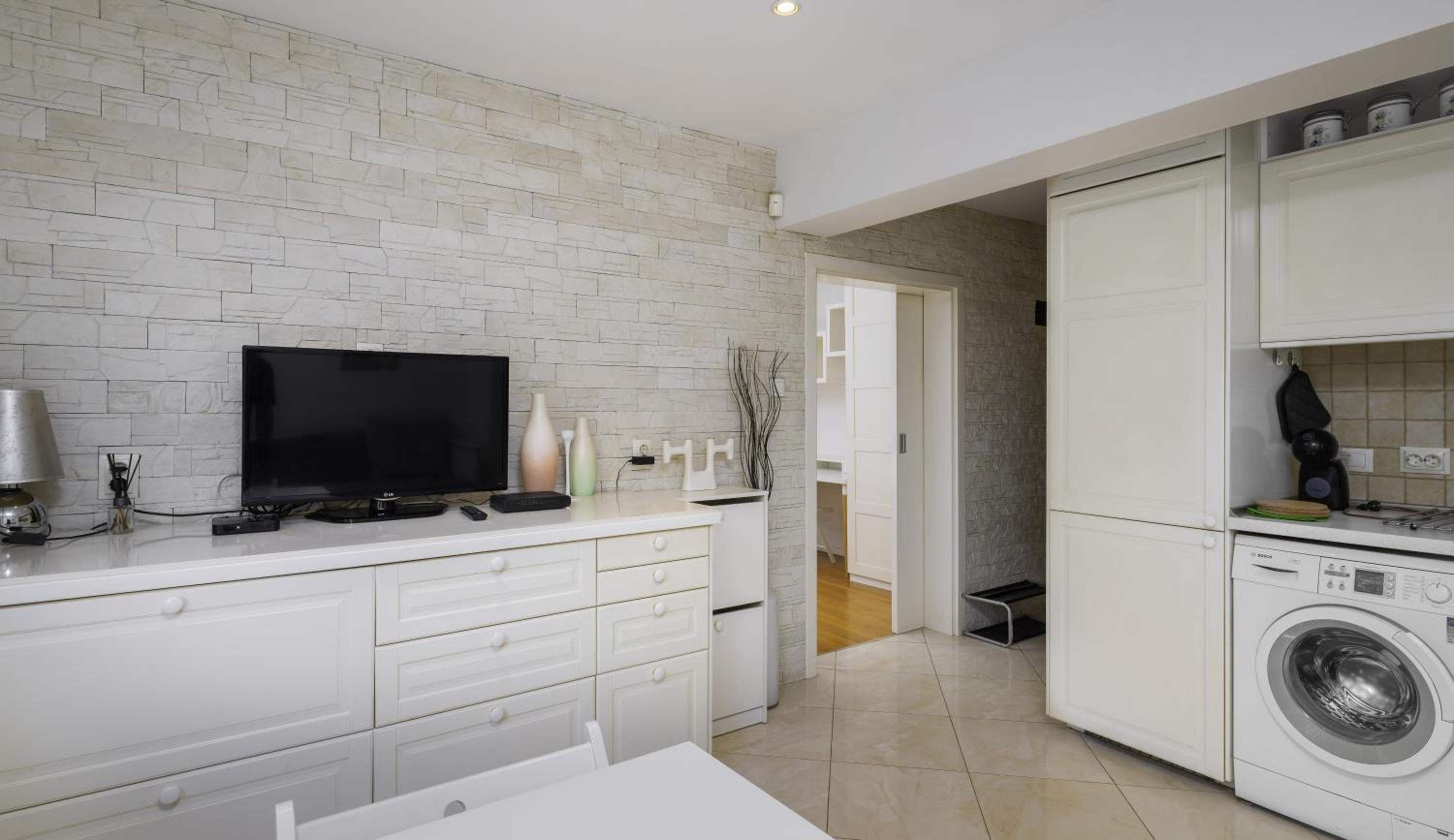 Bright & Cozy 1BD Apartment with Balcony close to South Park by Flat Mаnager