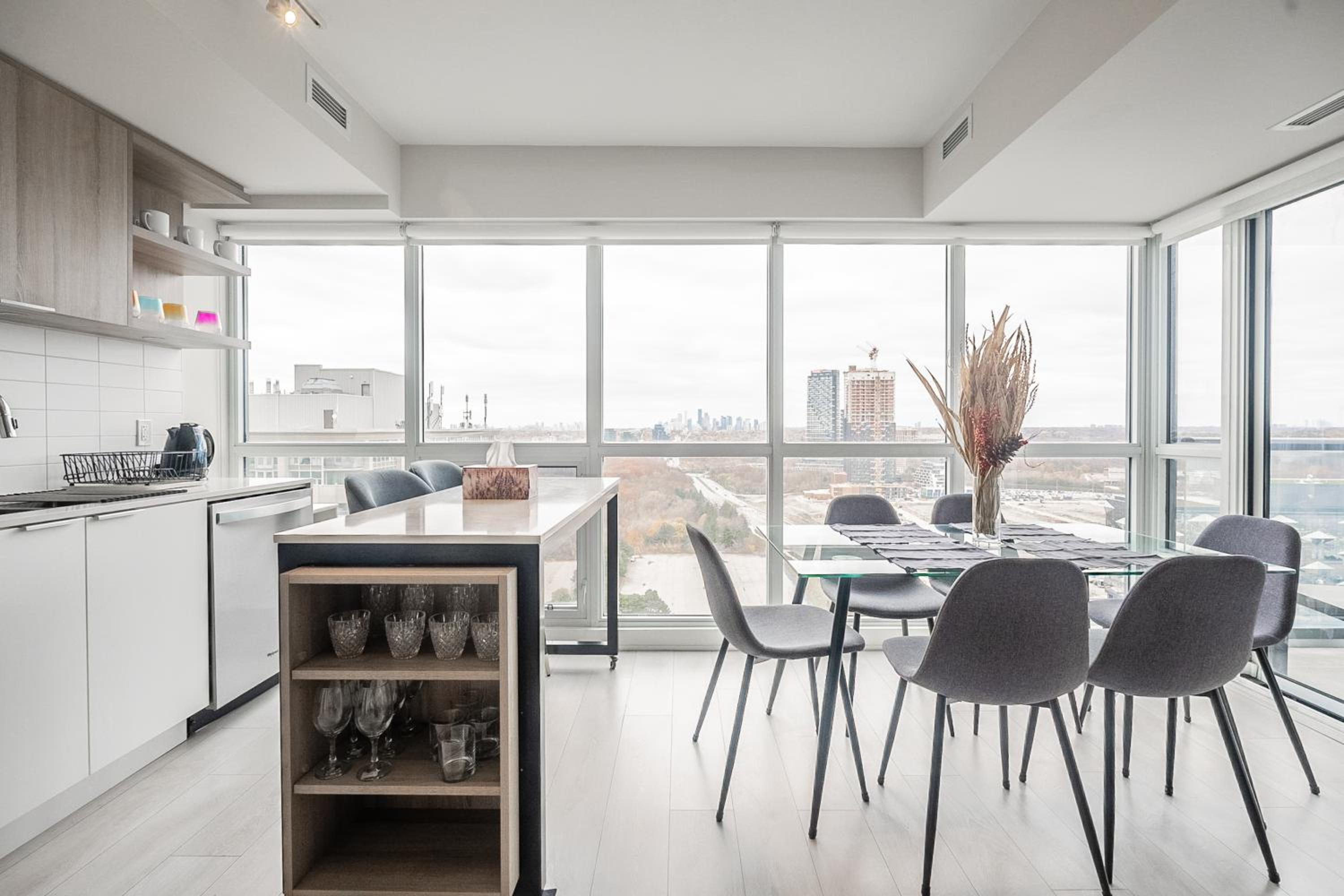 GLOBALSTAY Modern Sonic Way Condos