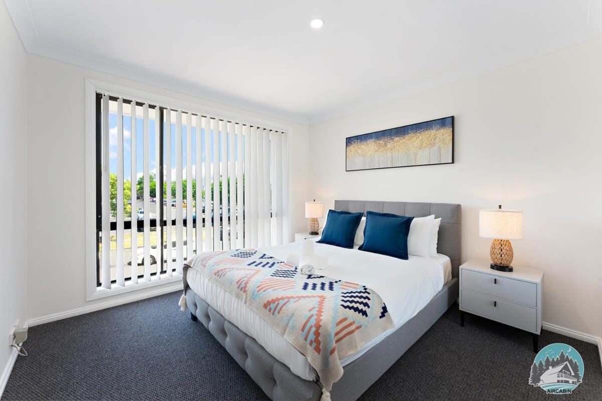 Comfort and Style 2-Bed Townhouse in Ingleburn