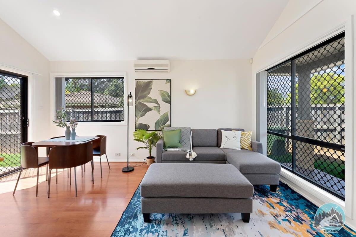 Comfort and Style 2-Bed Townhouse in Ingleburn