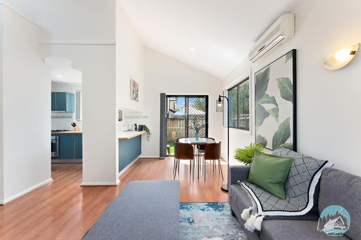 Comfort and Style 2-Bed Townhouse in Ingleburn
