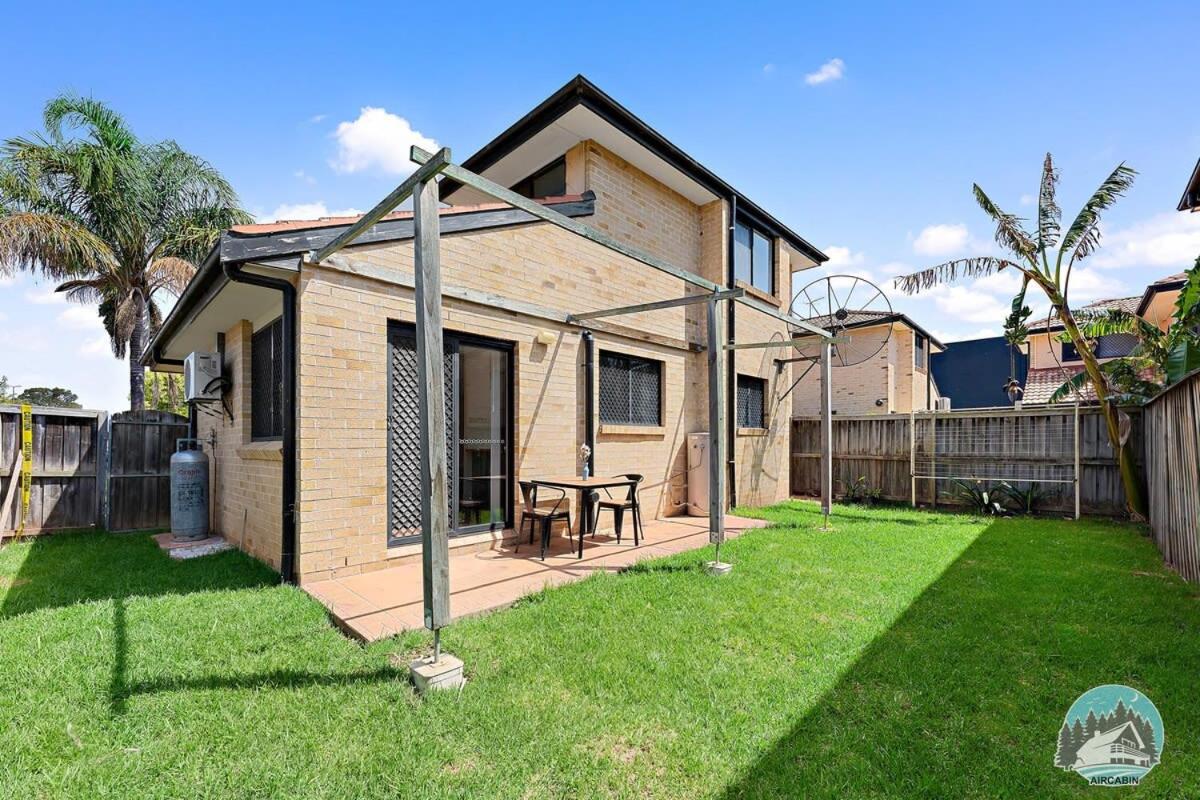 Comfort and Style 2-Bed Townhouse in Ingleburn