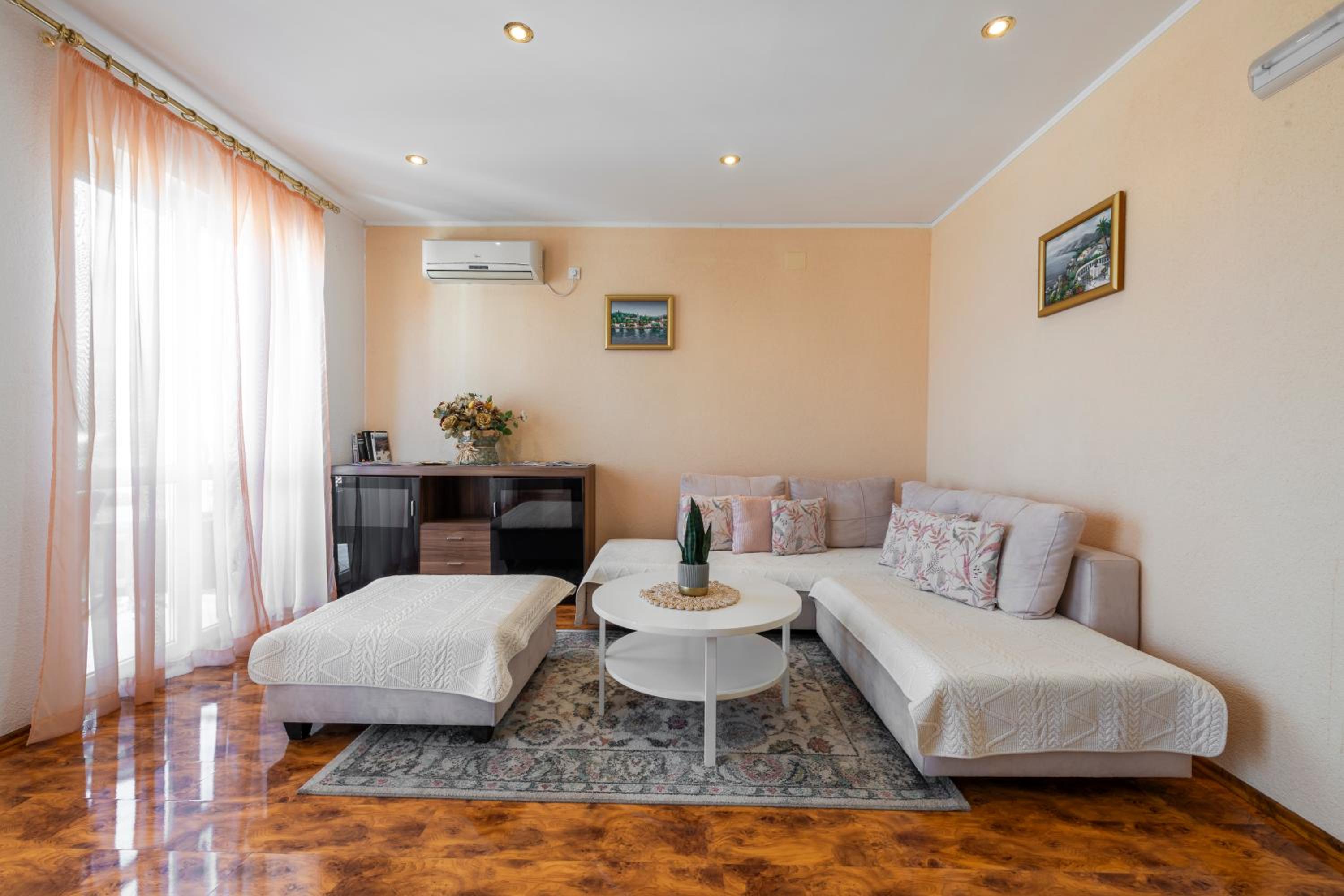 Cozy Corner 49