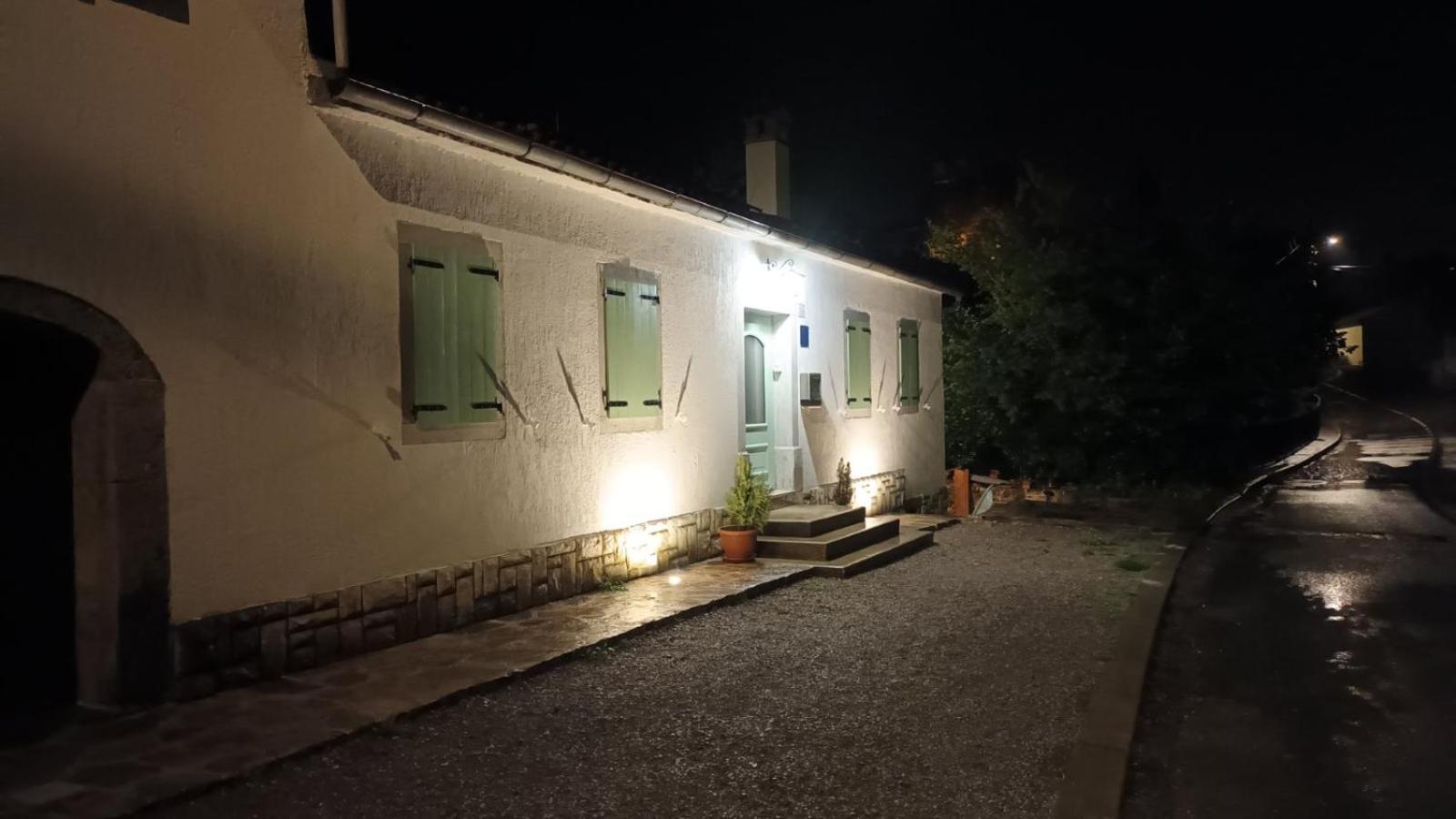 Photo 42