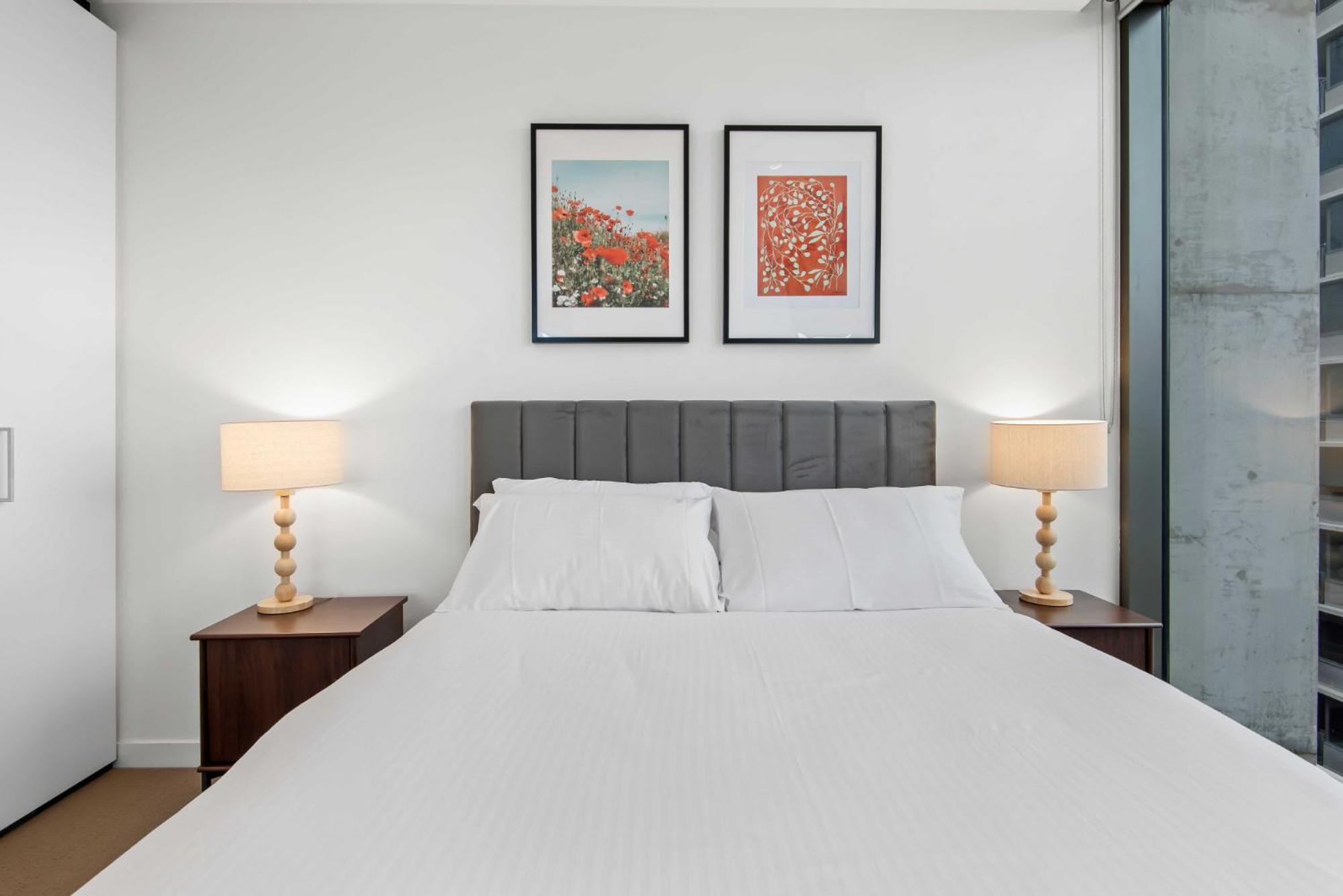 Pristine 2-Bed Central Apartment with City Views