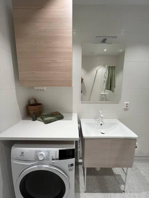 Cozy & New studio apartment in Majorna view 4