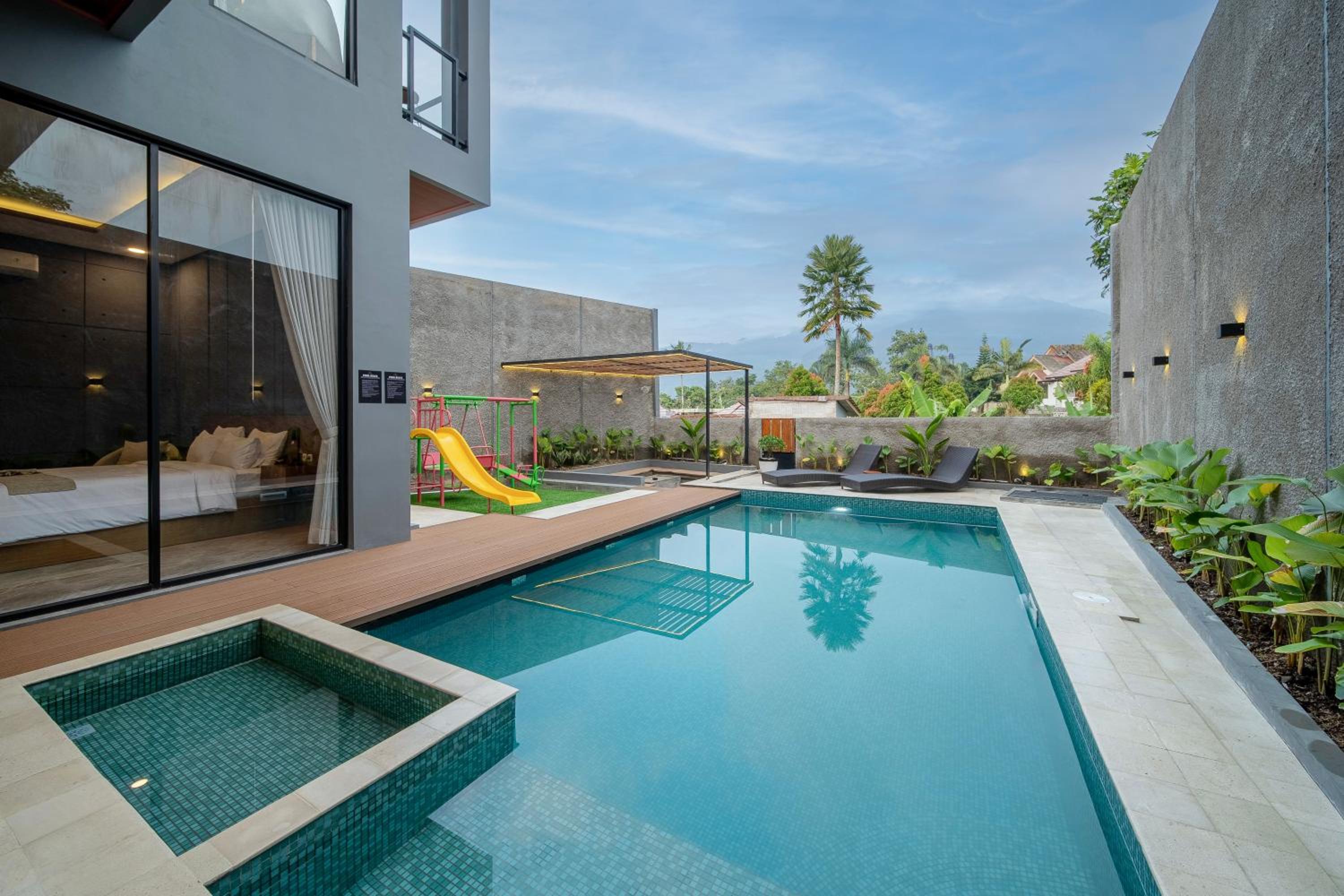 Villa Camilia Puncak