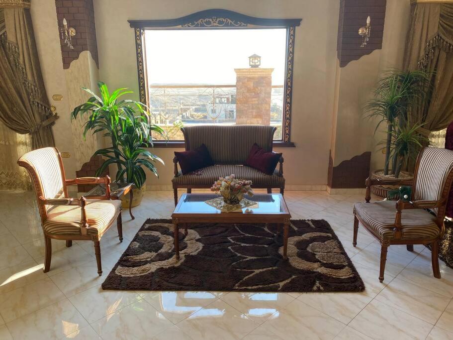 Royal Pyramids Palace Residence