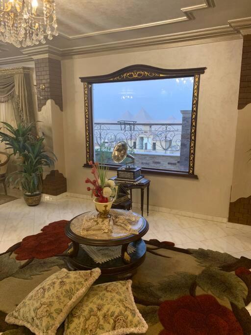 Royal Pyramids Palace Residence