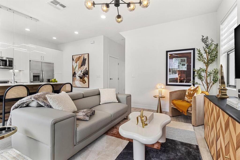 Central Tampa Townhome - 7539 Gesualdo Ct view 5