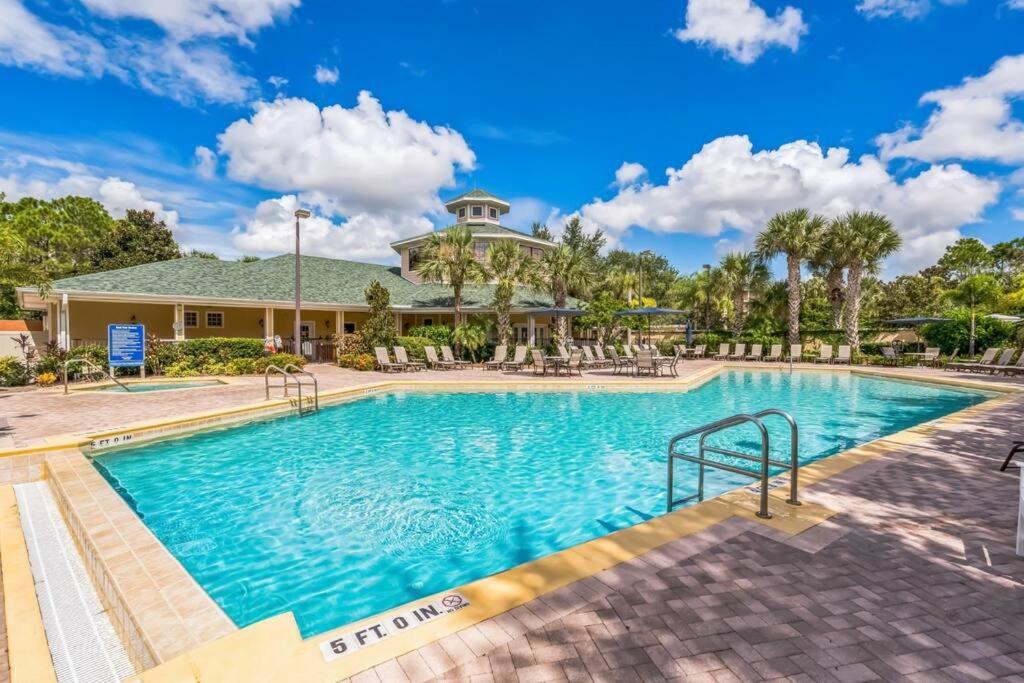 Cozy and Nice Apartment 3bed 2 bath Free Parking view 3