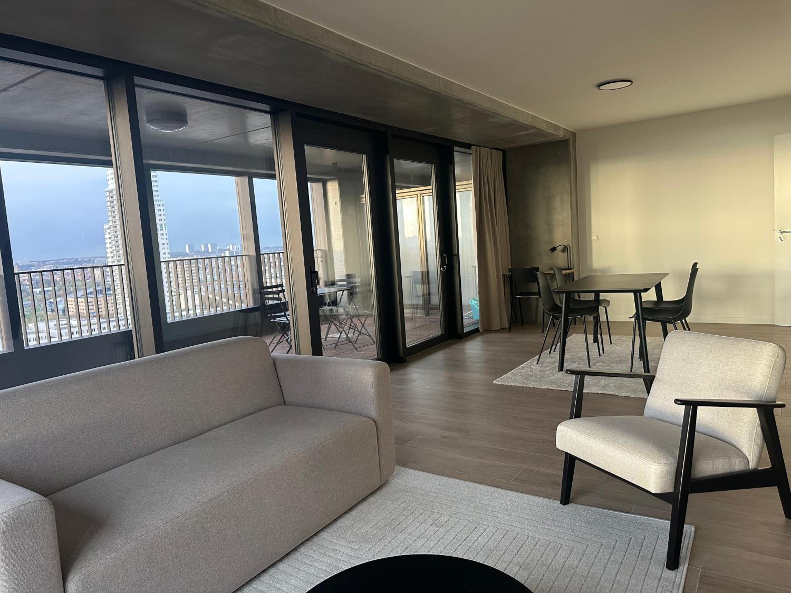 Beautiful Apartment with Panoramic View of center with roof terrace