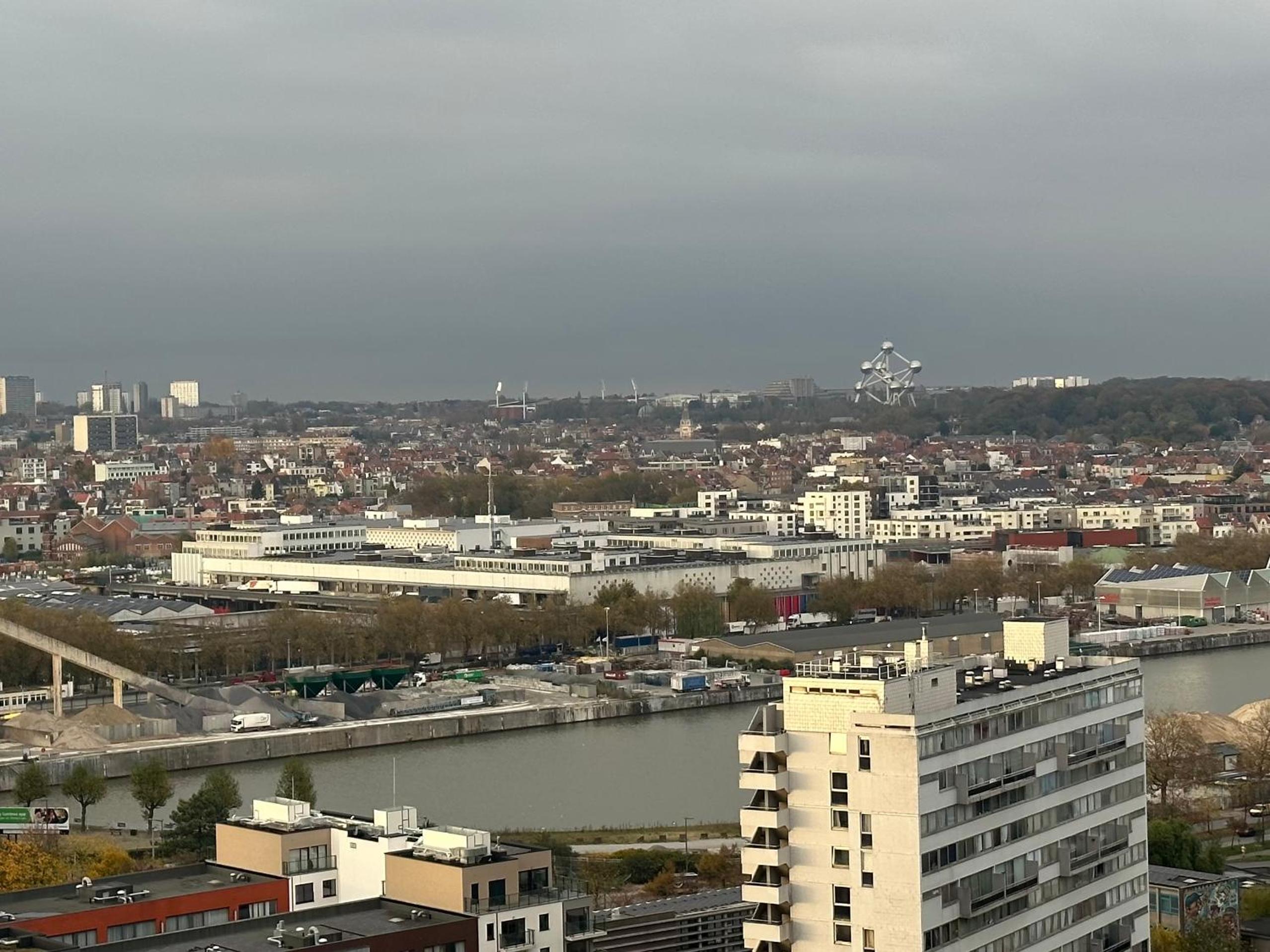 Beautiful Apartment with Panoramic View of center with roof terrace
