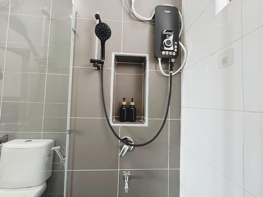 PLATINO, Huge Family 3BR Suite, Few steps to Paradigm Mall & Escape JB