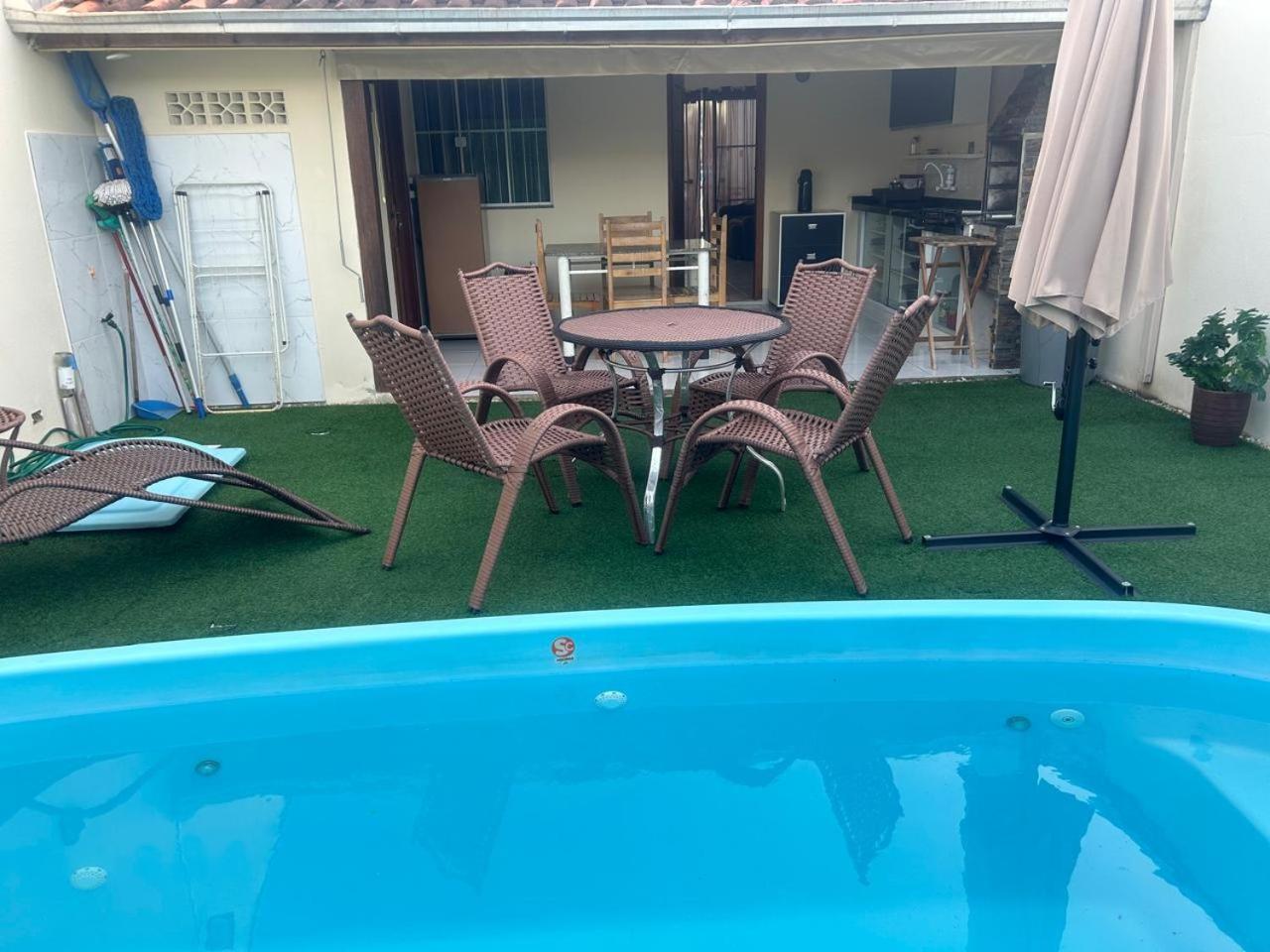 Geminado com piscina