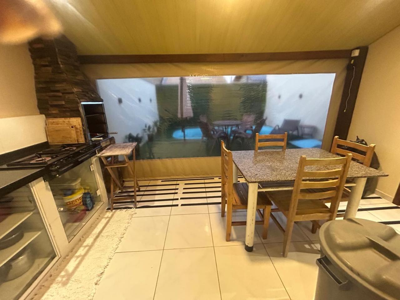 Geminado com piscina