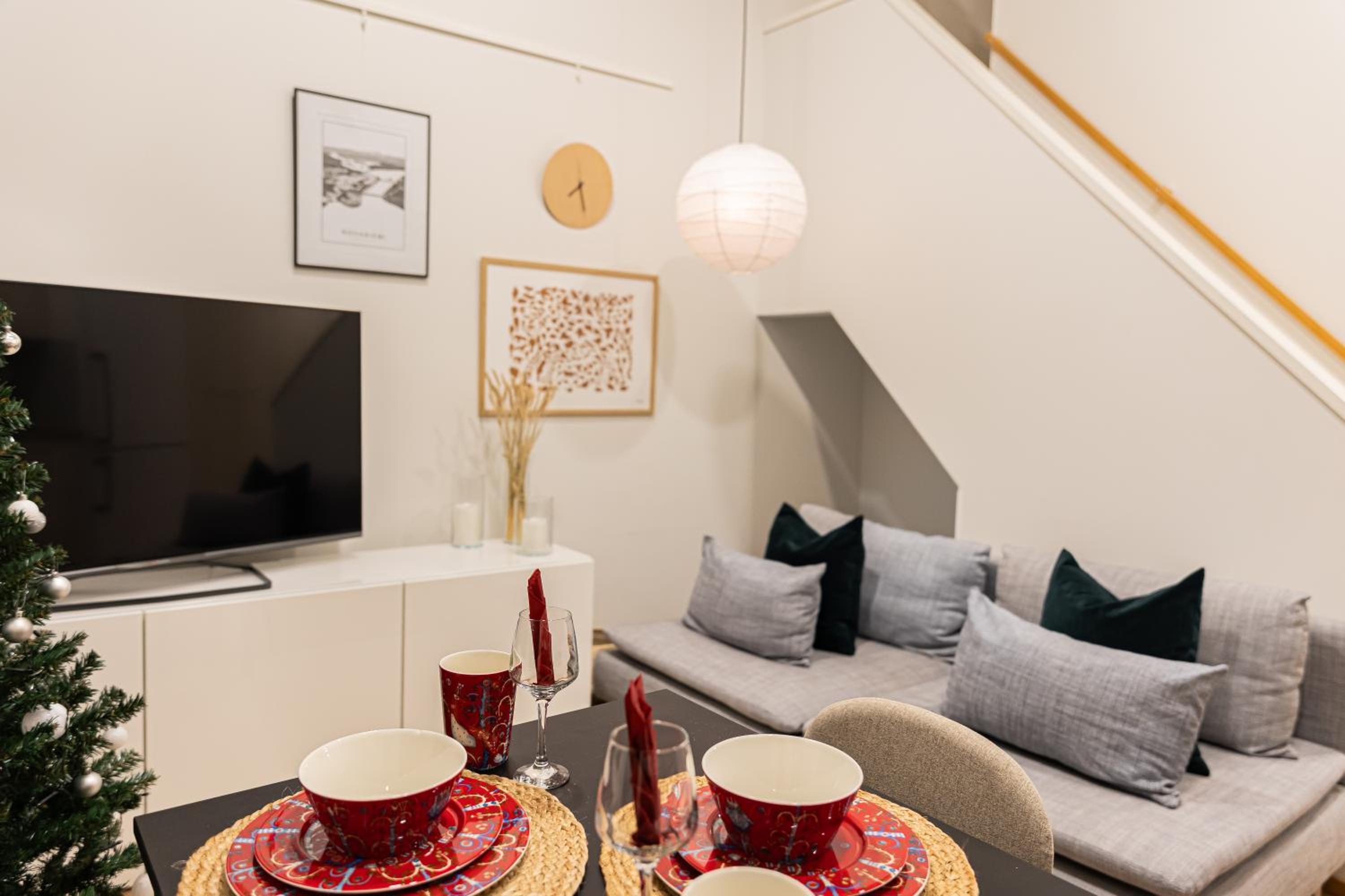 Aurora Suite Sivutie