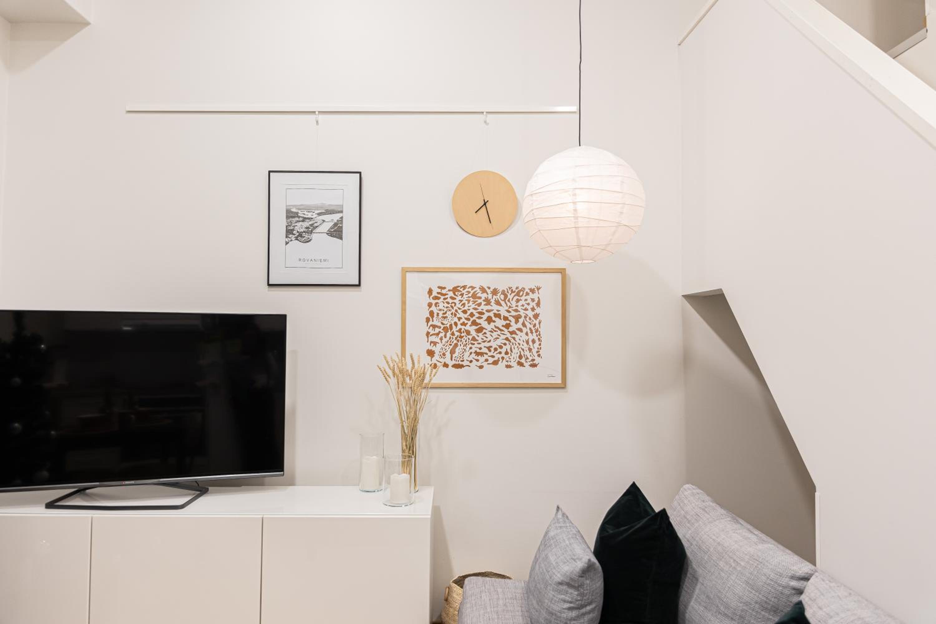 Aurora Suite Sivutie