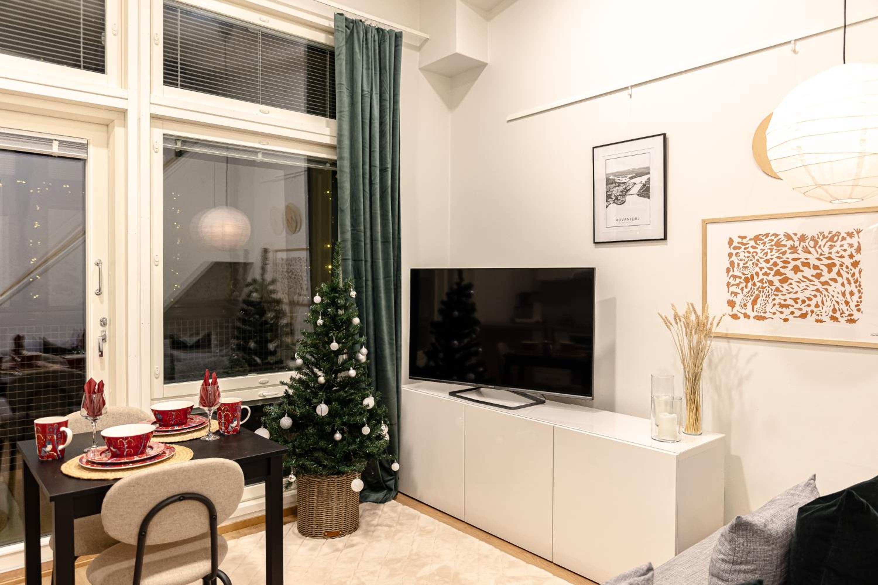 Aurora Suite Sivutie