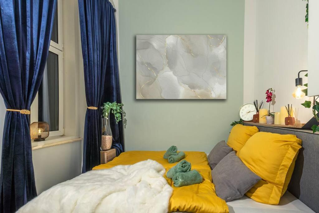 LUXURYLOFT - direct access to shopping street, U3 station, close to center
