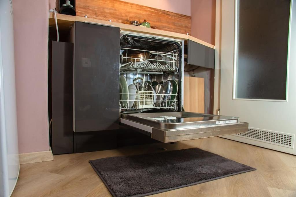 LUXURYLOFT - direct access to shopping street, U3 station, close to center