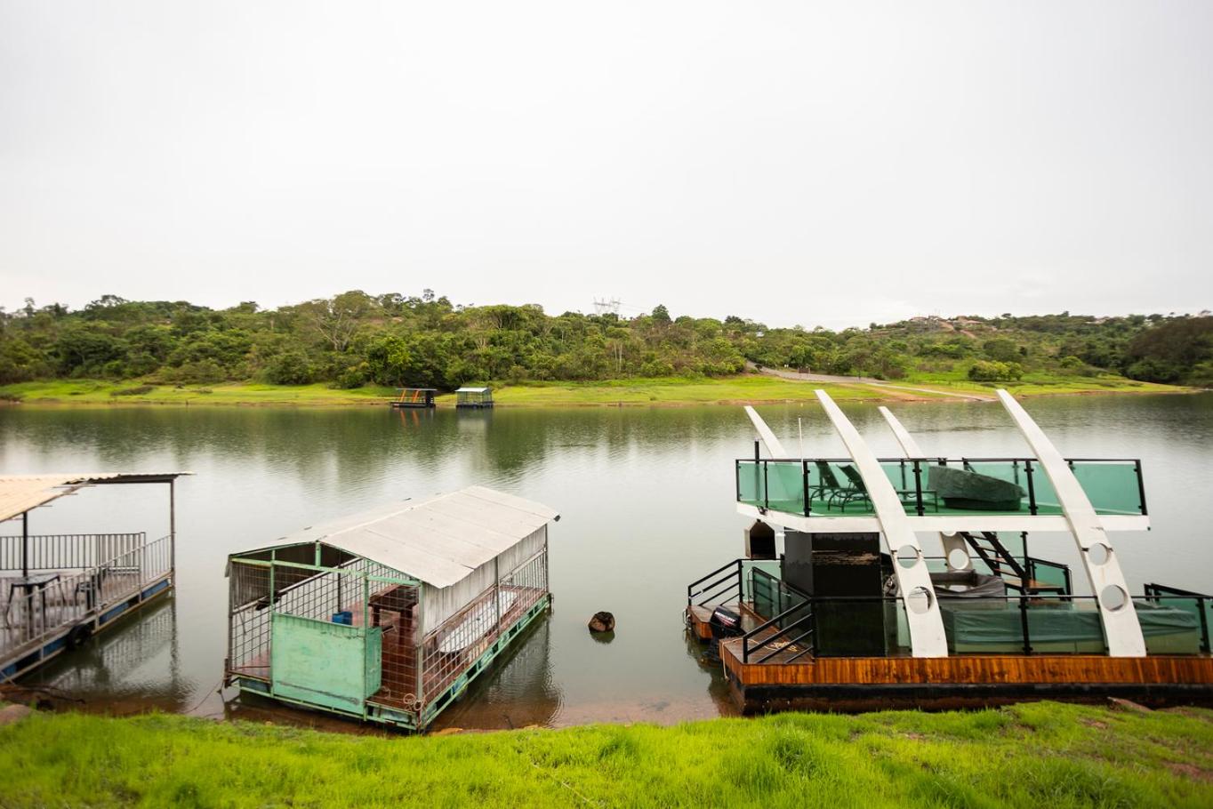 Casa com piscina, churrasq e Wi-Fi em Alexania GO