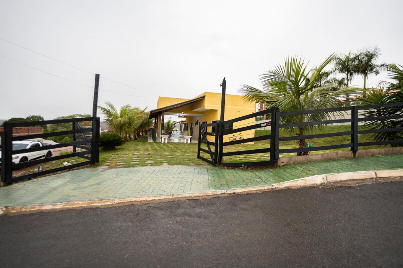 Casa com piscina, churrasq e Wi-Fi em Alexania GO