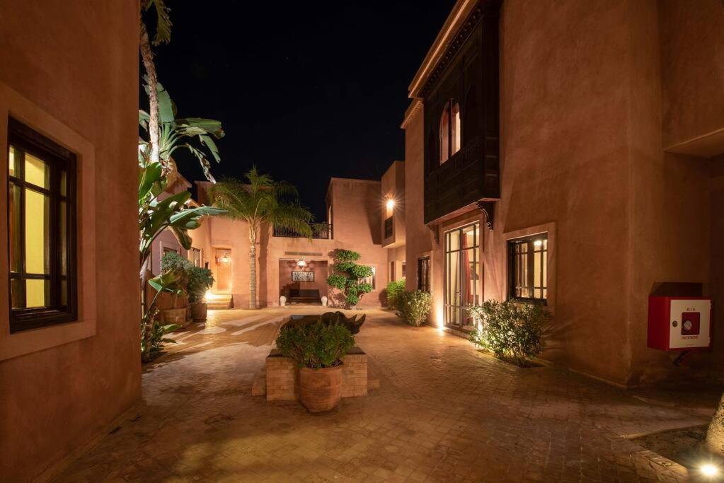 Exceptional villa on 10,000 meter square with heated pool view 3