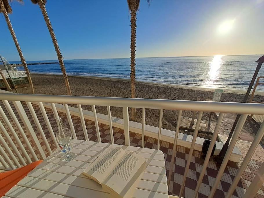 Frente al mar y a pie de playa view 5