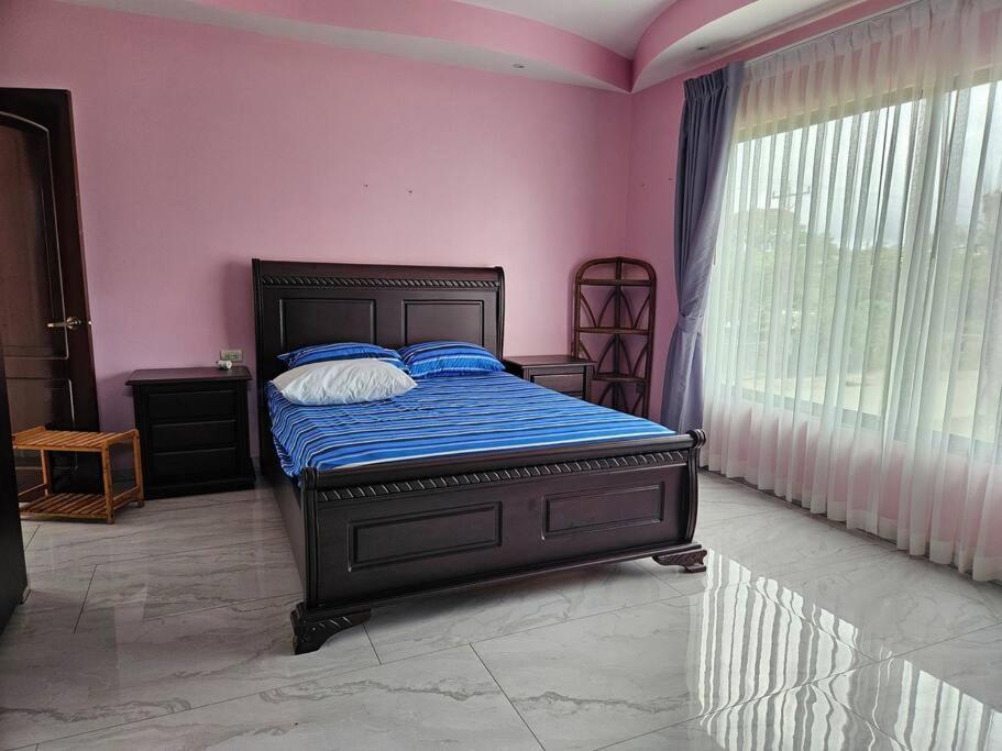 Casa Mooreski NaranjitoLuxury Home sleeps 8
