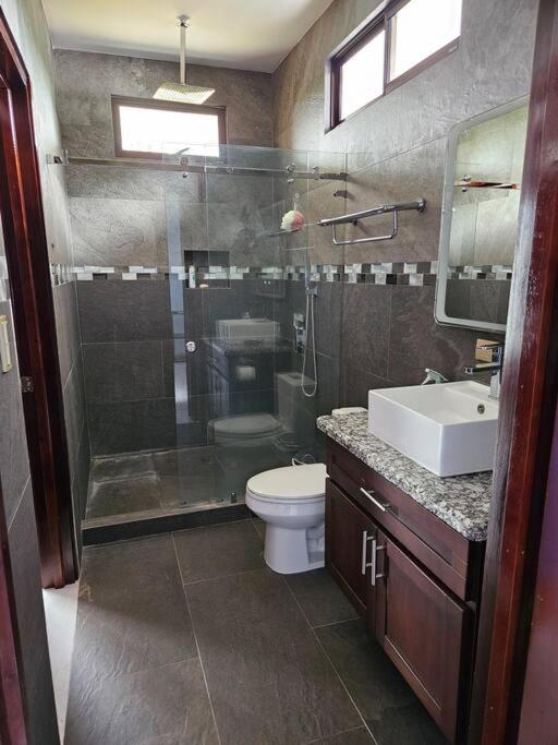 Casa Mooreski NaranjitoLuxury Home sleeps 8