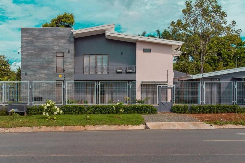 Casa Mooreski NaranjitoLuxury Home sleeps 8