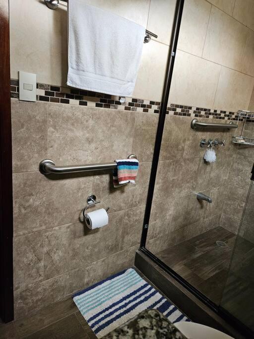 Casa Mooreski NaranjitoLuxury Home sleeps 8