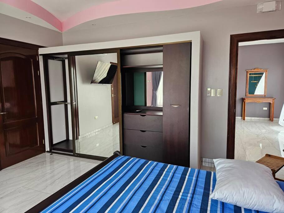 Casa Mooreski NaranjitoLuxury Home sleeps 8