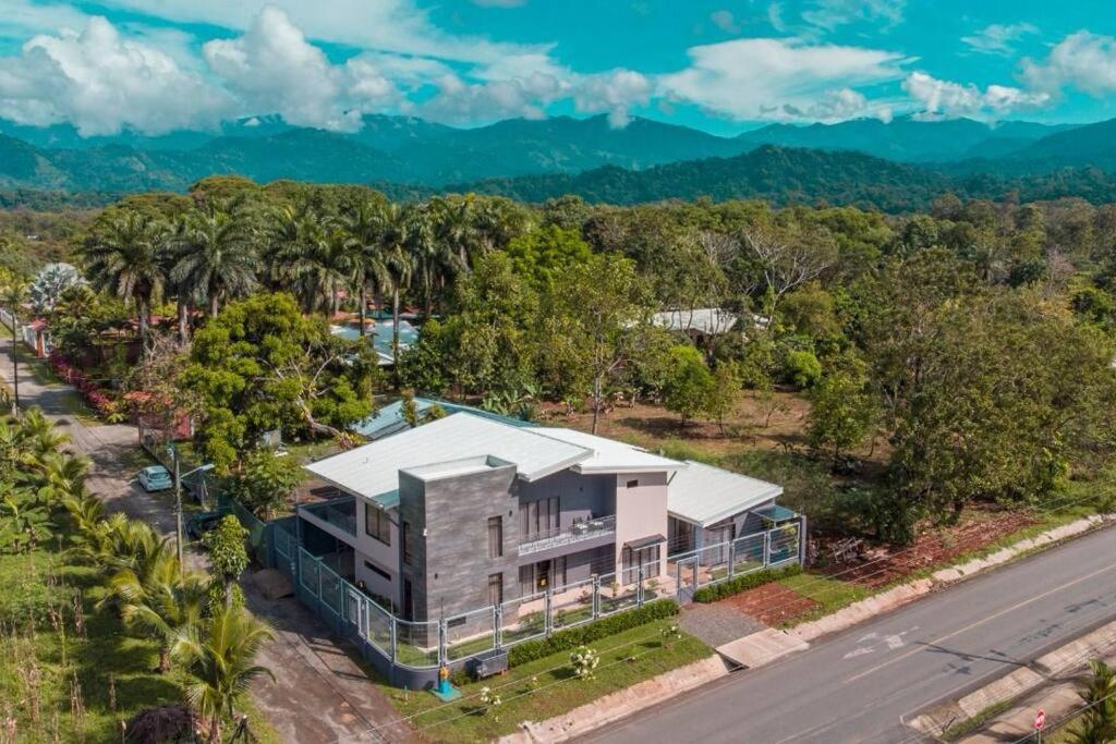 Casa Mooreski NaranjitoLuxury Home sleeps 8