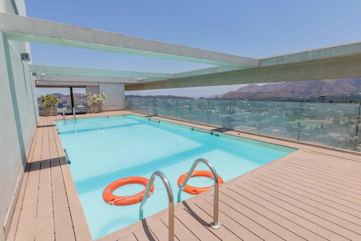 Spacious apartment steps away from Parque Arauco