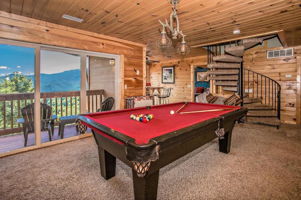 Grandview Escape- Panoramic Views-4 King Suites-Pool Table- Bunk Rm-PS5-HotTub view 4