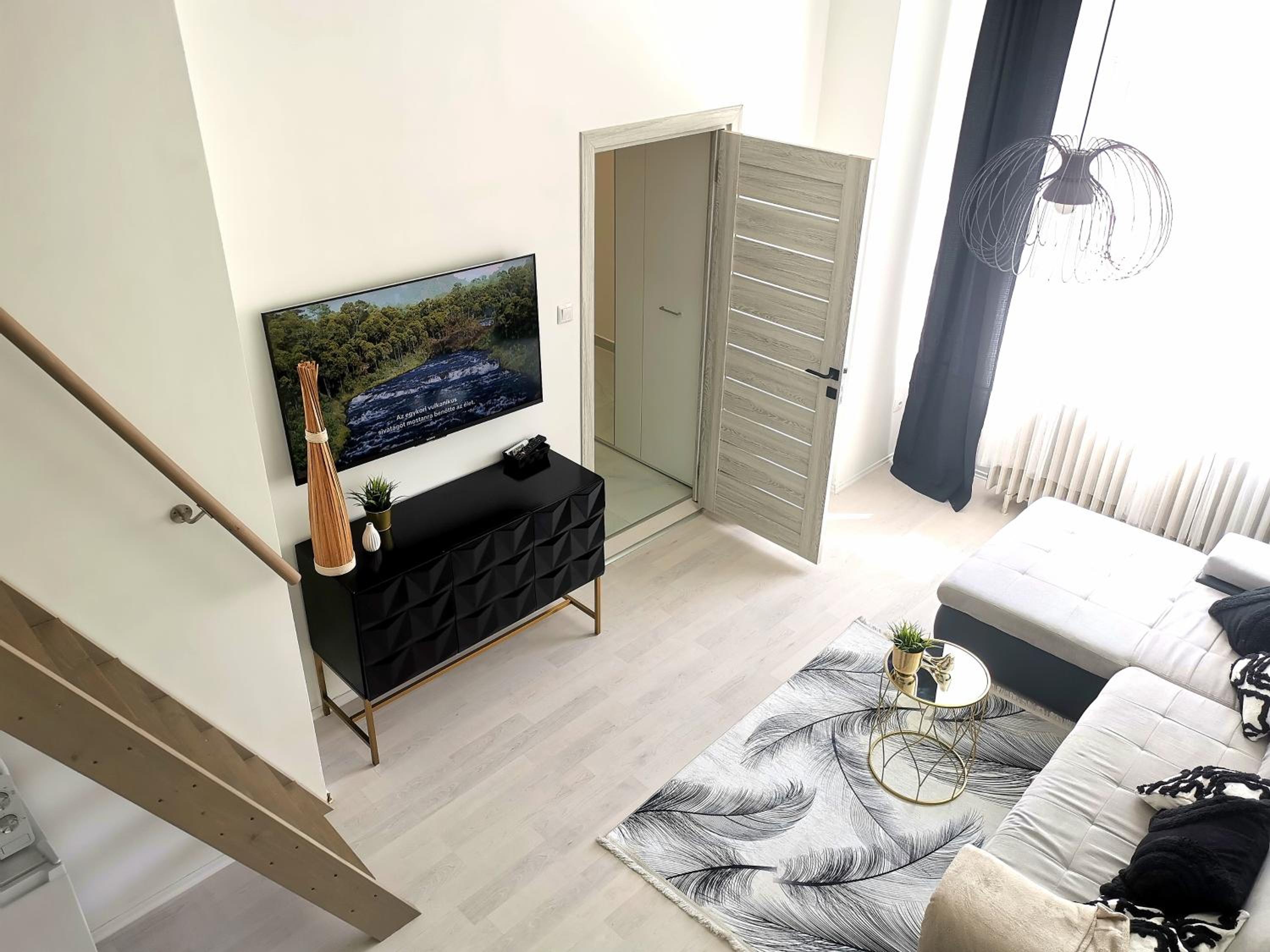 Goldie Central Apartment