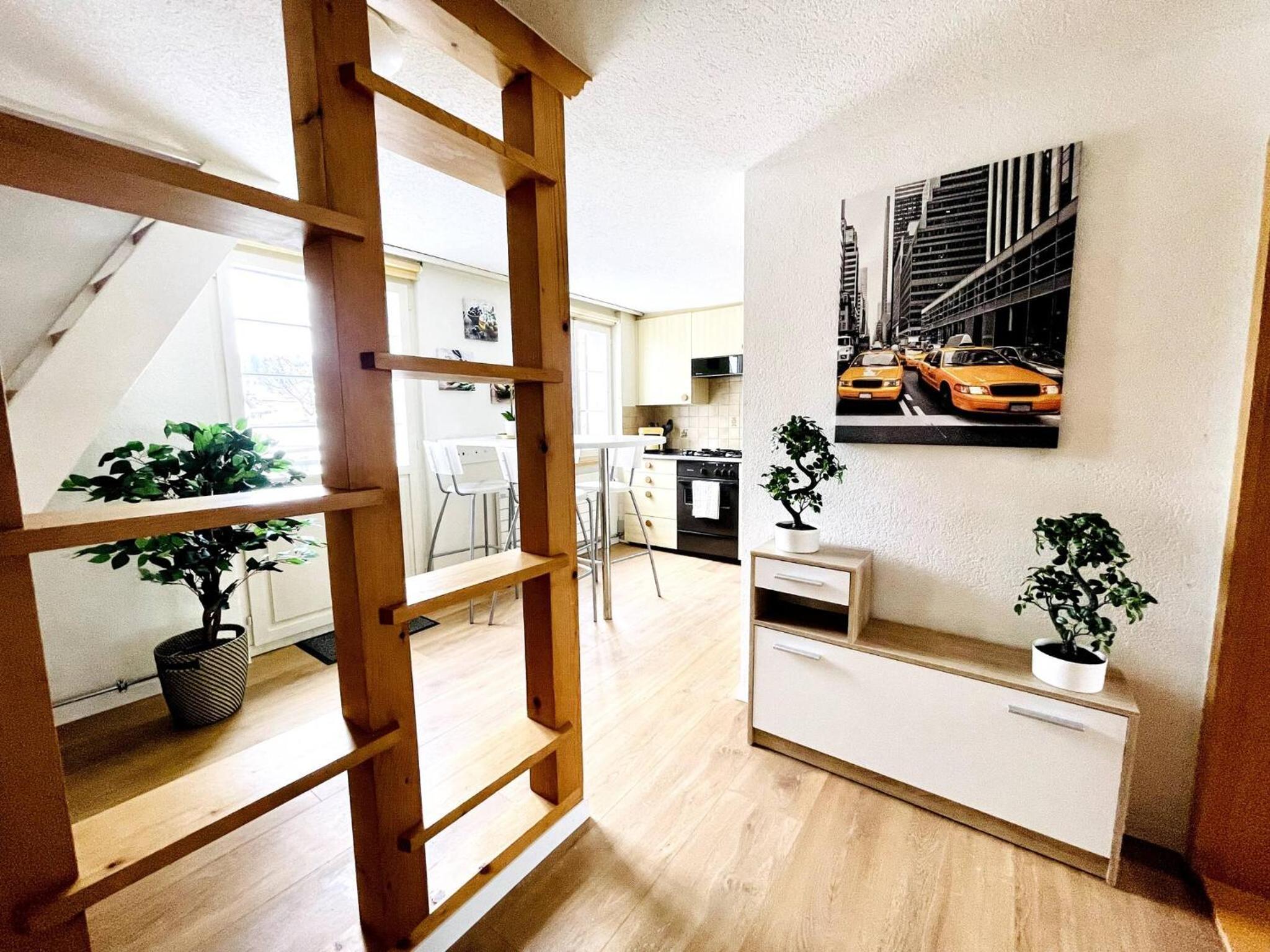 Einzigartige Schone Altbau- Wohnung Im Zentrum