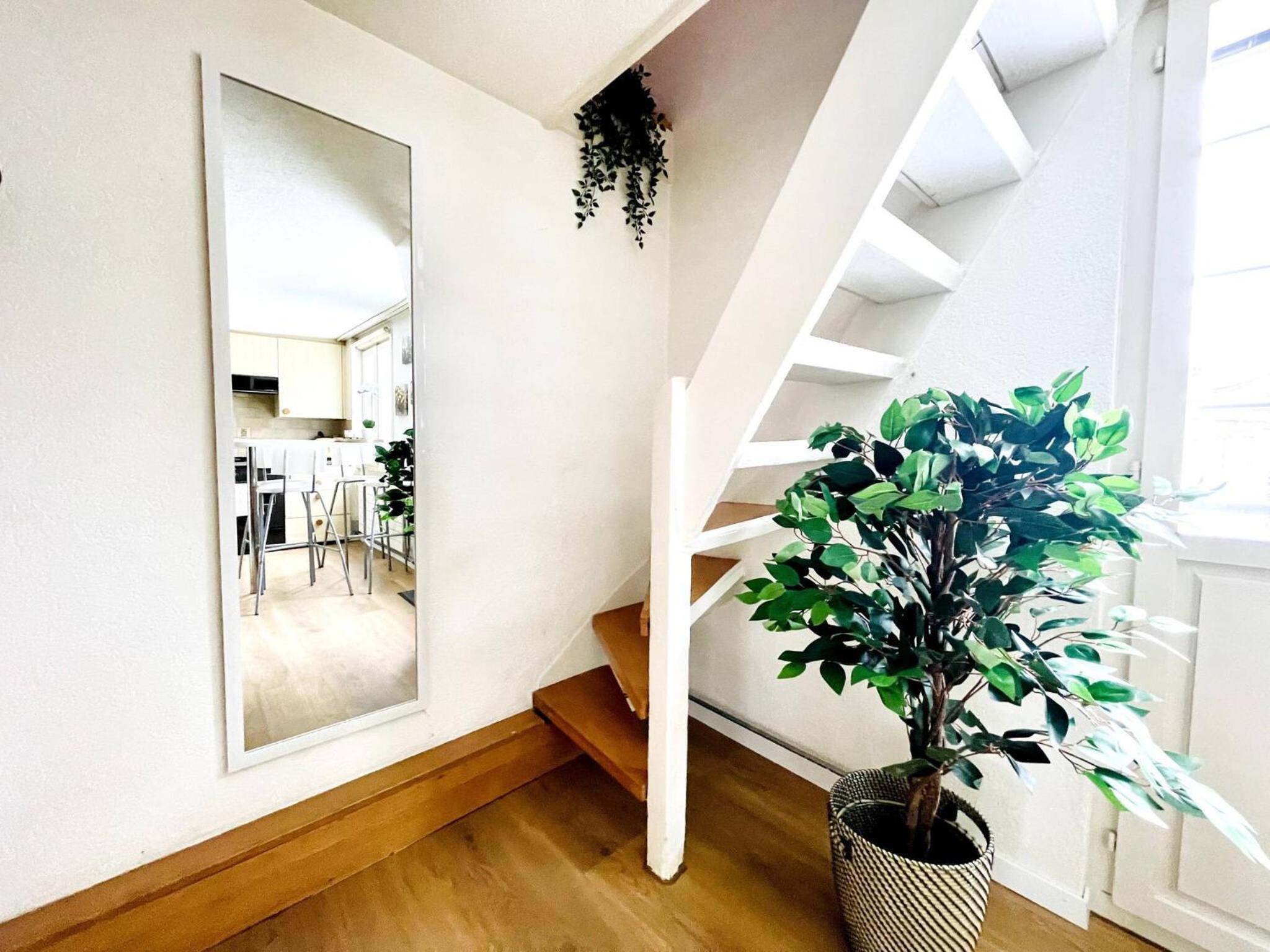 Einzigartige Schone Altbau- Wohnung Im Zentrum