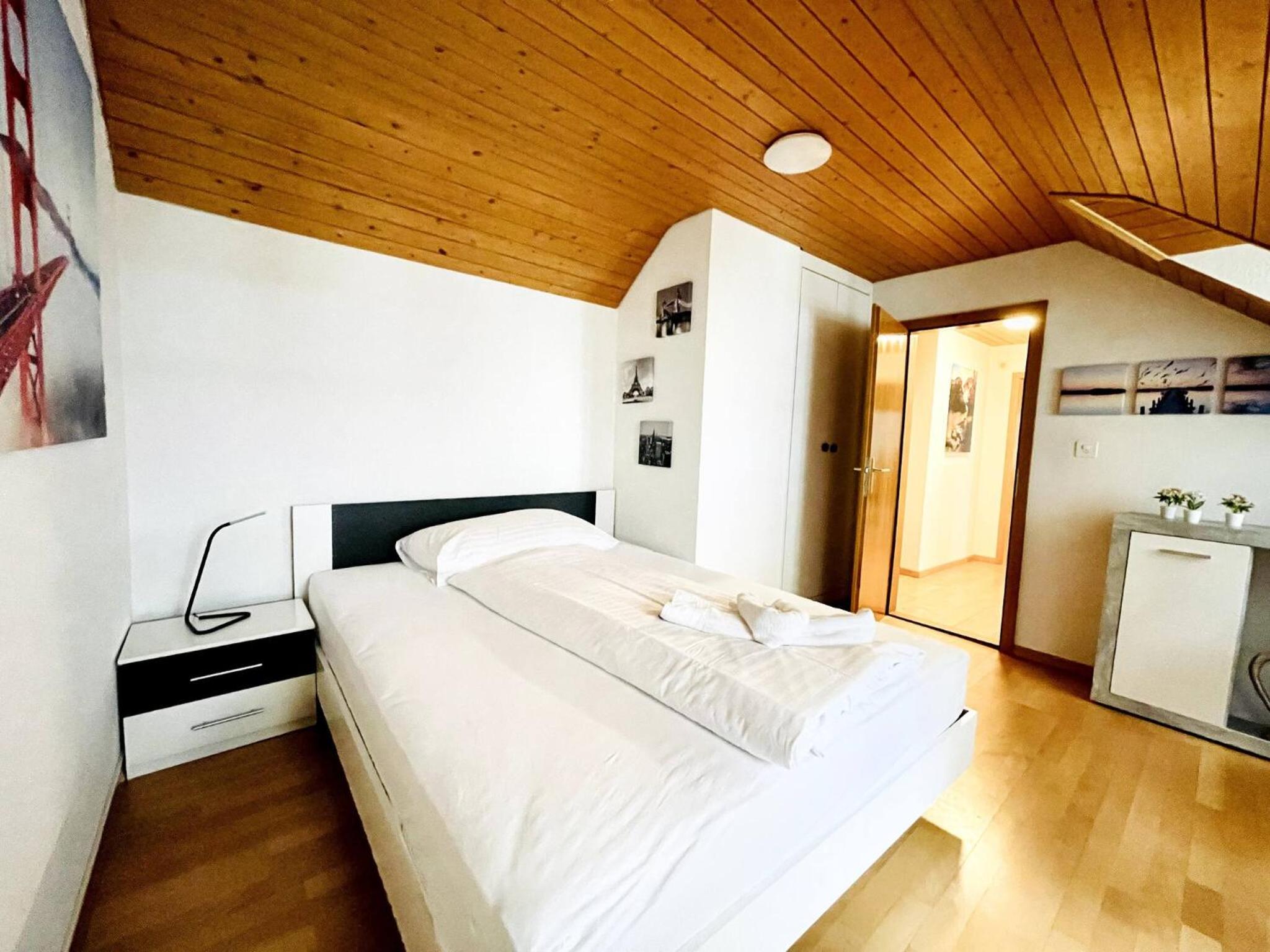 Einzigartige Schone Altbau- Wohnung Im Zentrum