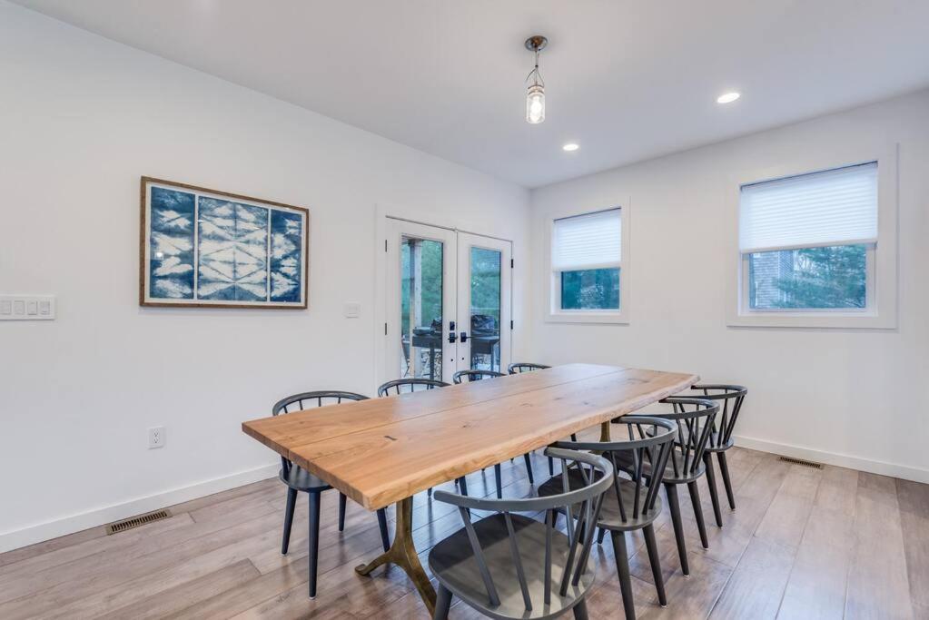 Wooded Oasis and Guest House in Hamptons! view 2