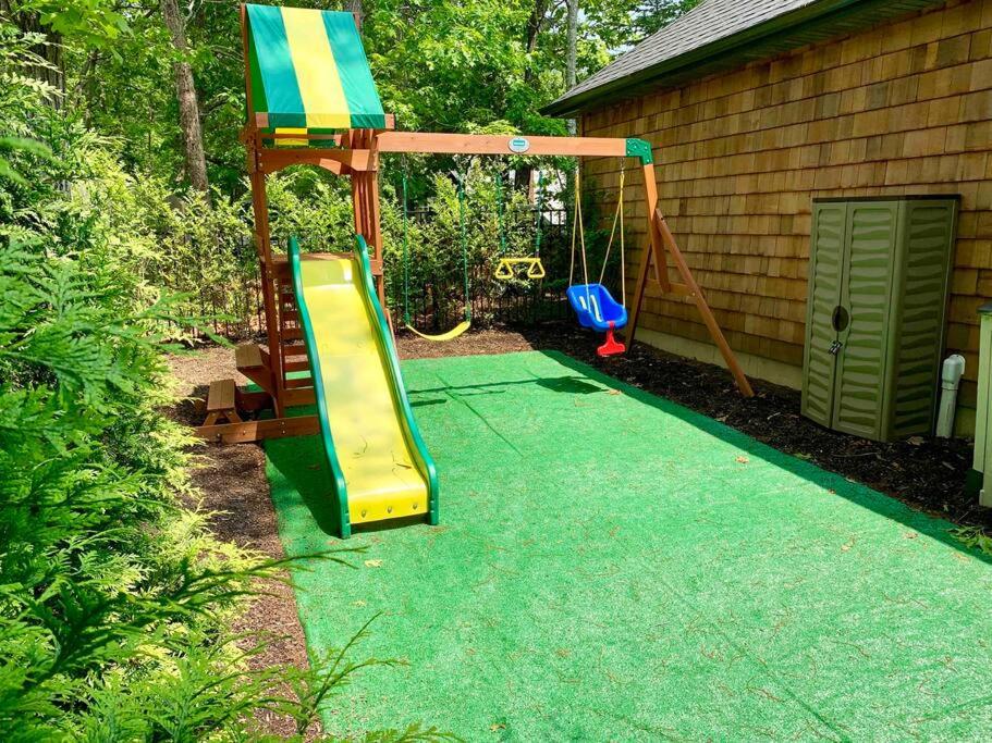 Wooded Oasis and Guest House in Hamptons! view 4