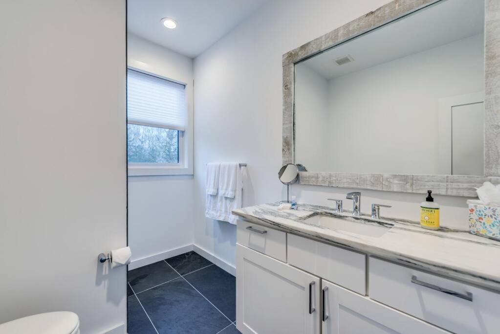 Wooded Oasis and Guest House in Hamptons! view 5